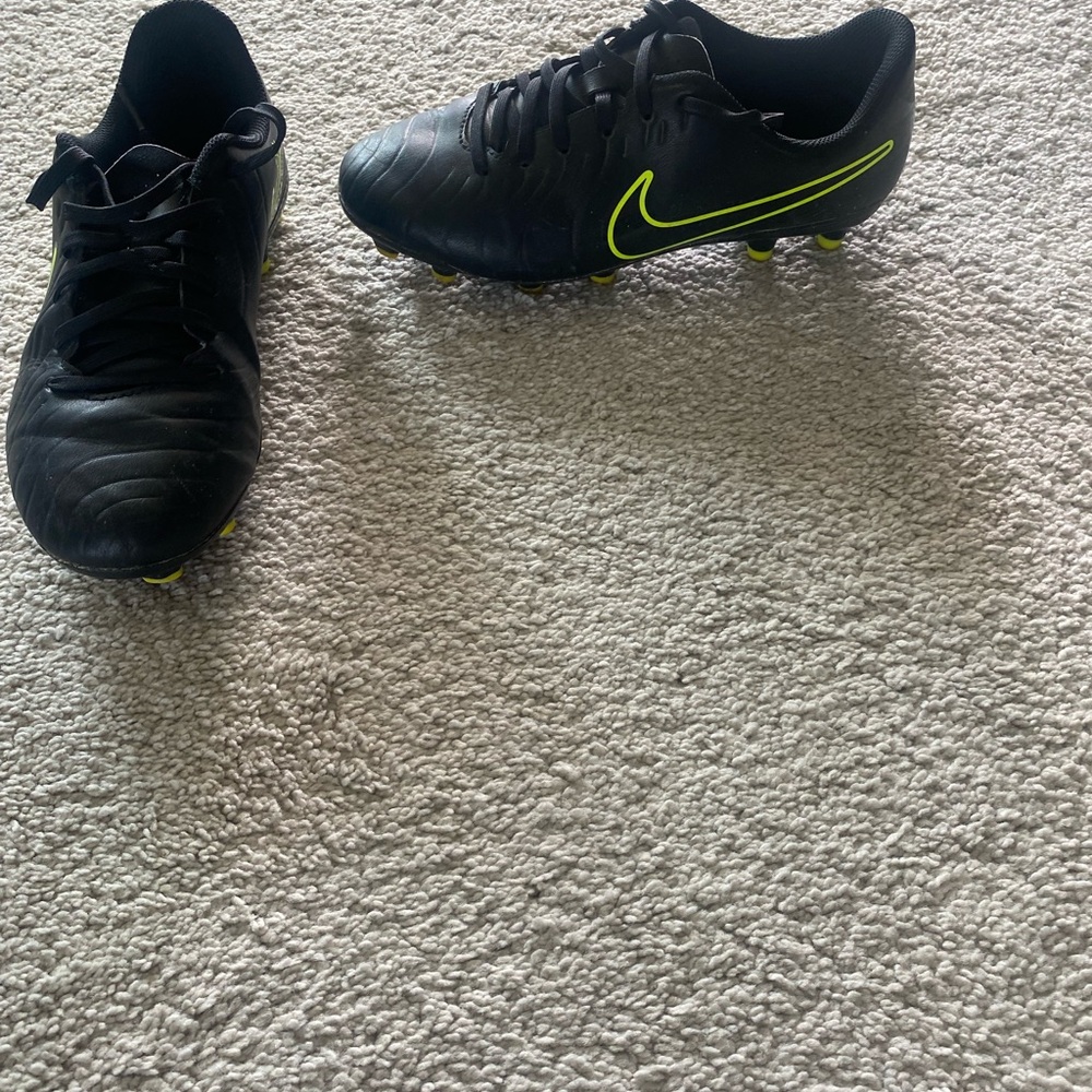 Soccer cleats